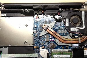 台式电脑屏外壳拆卸教程（解锁台式电脑屏幕，掌握拆卸技巧，轻松修理和升级）