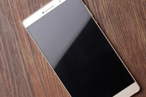 华伟P8评测报告（探索华伟P8的性能和用户体验）