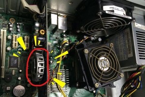 电脑主机开不了机一响一灭的原因及解决方法（详解电脑主机开机时发出嘀嘀声后立即关机的情况和解决方案）
